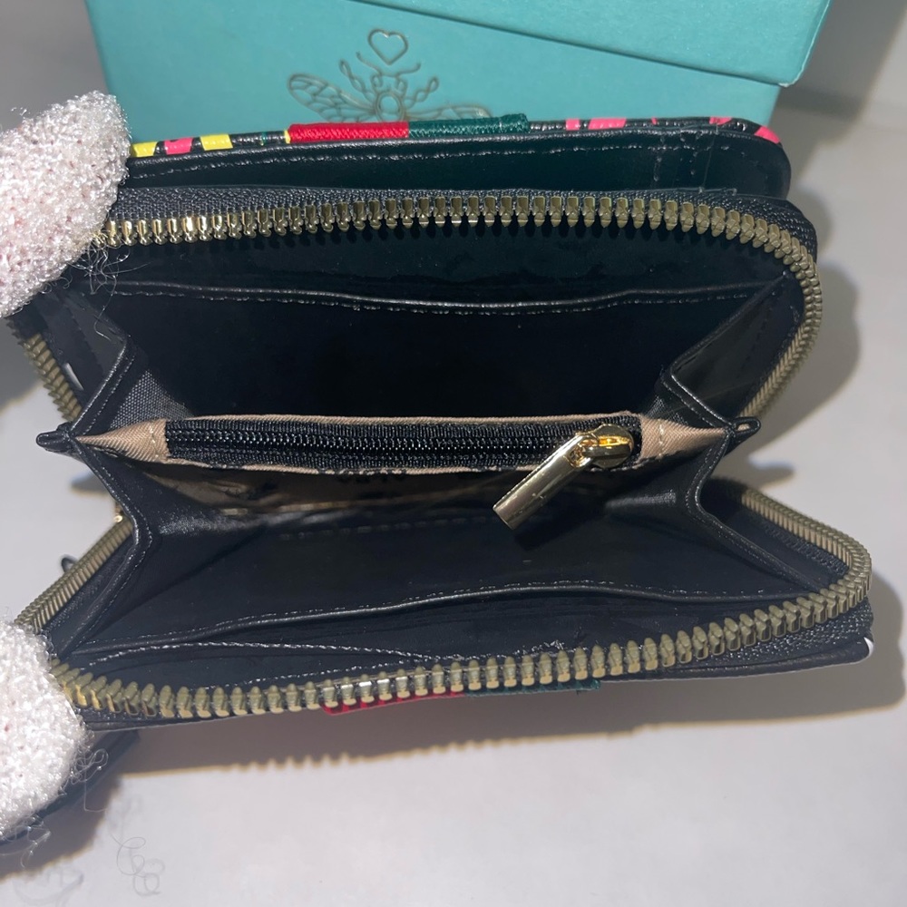 Queen Bee Wallet with Graffiti - Picture 8 of 9